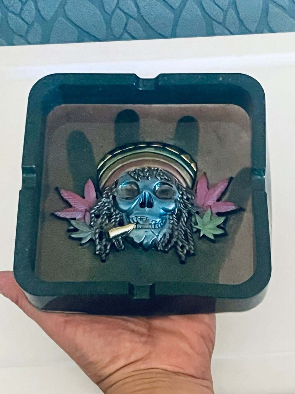 Handmade Colorful Rasta Skull Resin AshTray - Picture 9 of 11